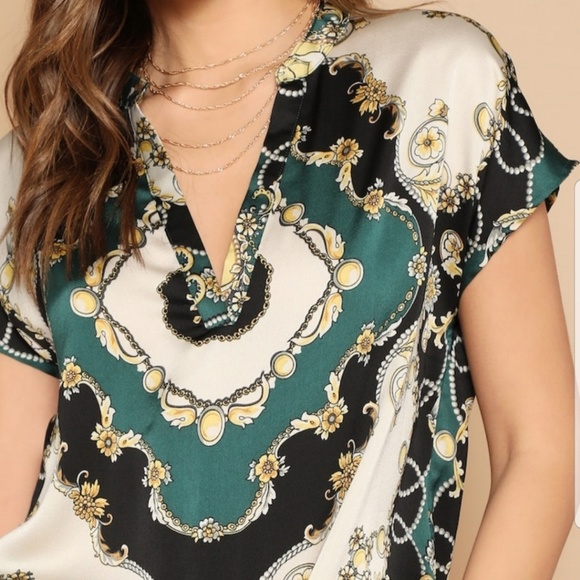 Scarf print v-neck blouse - Picture 5 of 7